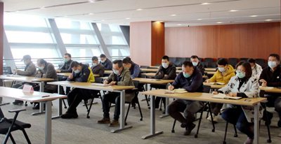 分公司召開了2020年黨風(fēng)廉政建設(shè)目標(biāo)責(zé)任書簽訂儀式和2019年度先進(jìn)表彰會1.jpg